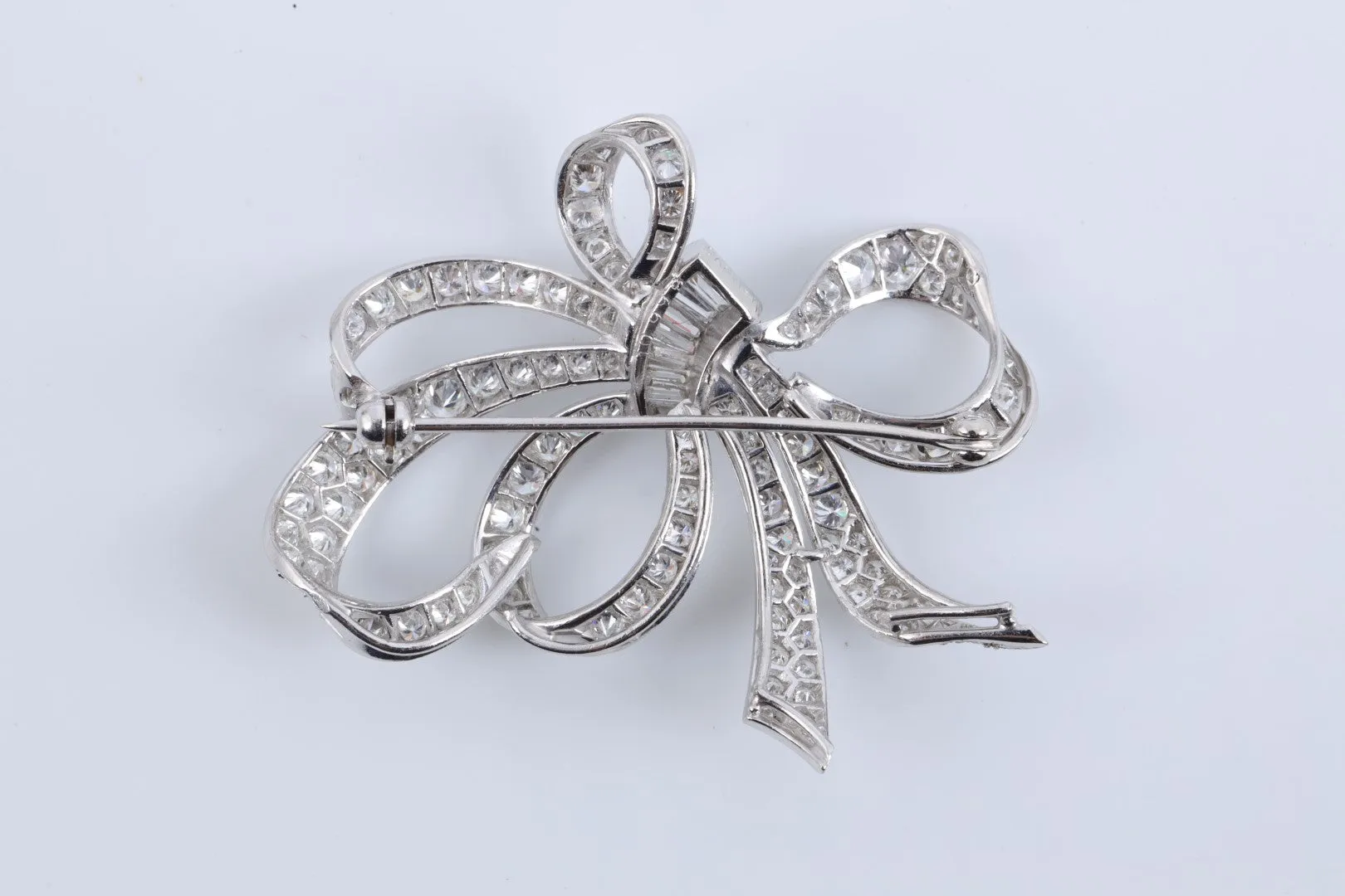 Cartier 950 Platinum 3.50tcw Diamond Vintage Bow Brooch (11.60g.)