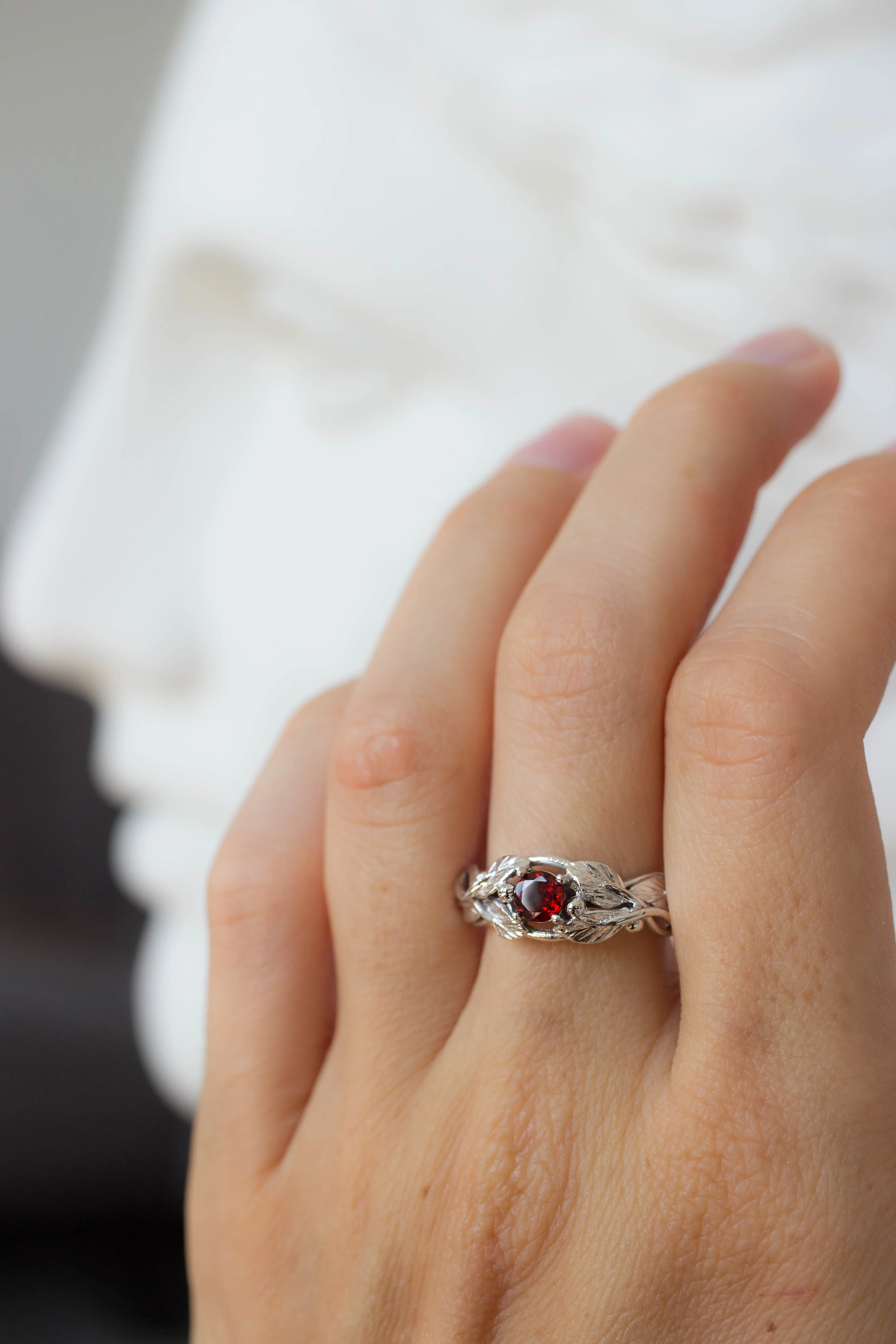 Garnet engagement ring, leaves band / Cornus, round faceted