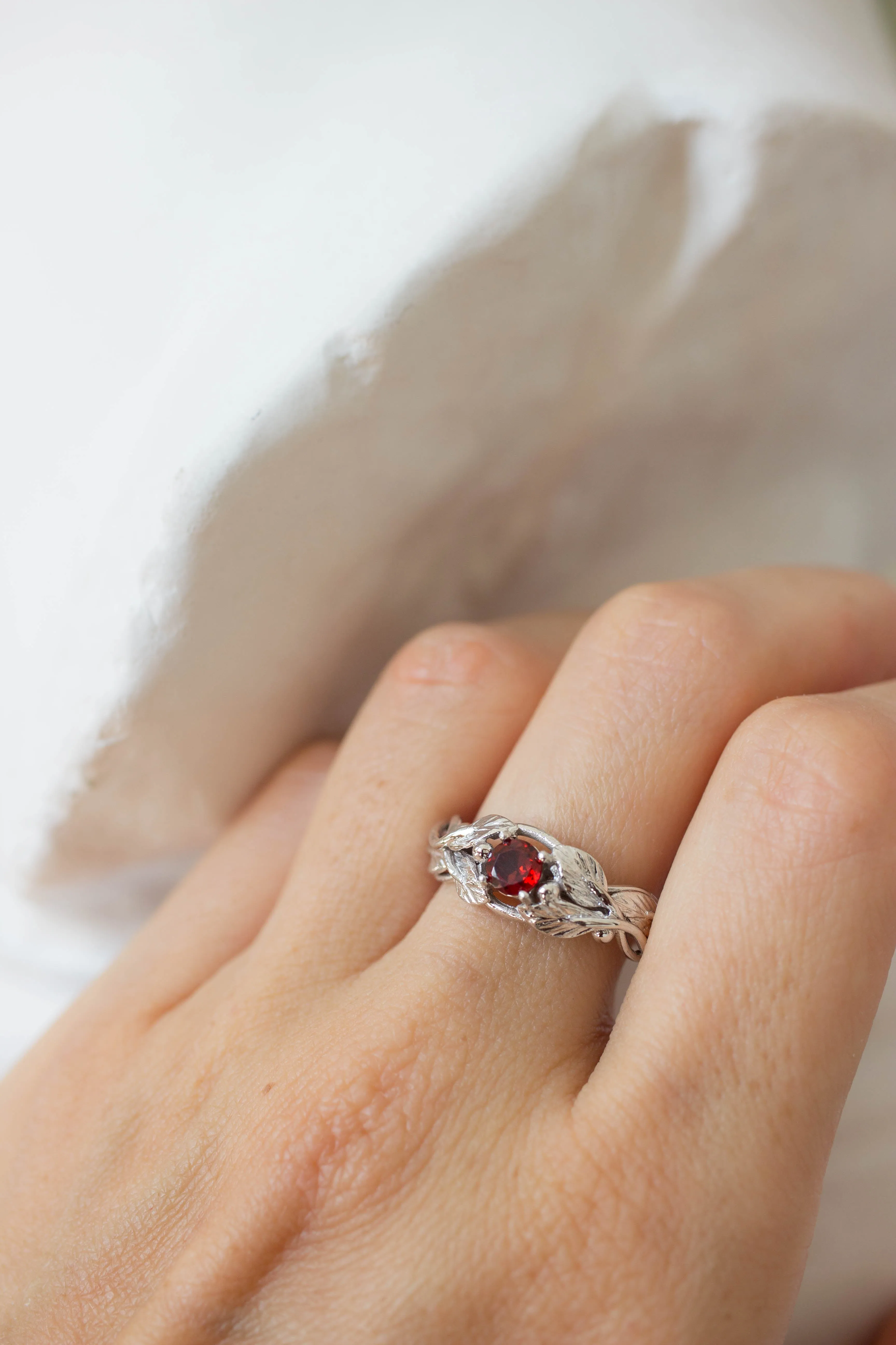 Garnet engagement ring, leaves band / Cornus, round faceted